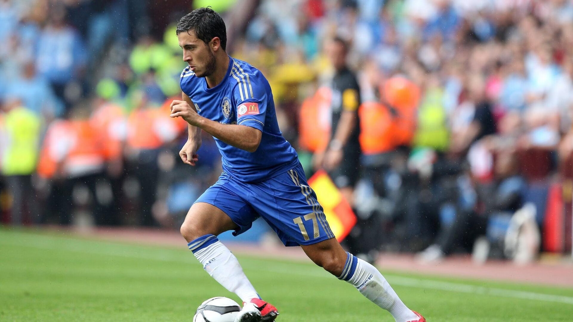 开云网页版中国官网-赛场上球员们拼尽全力，呈现出极具观赏性的比赛，赛场上选手们展示了各自的精彩绝技